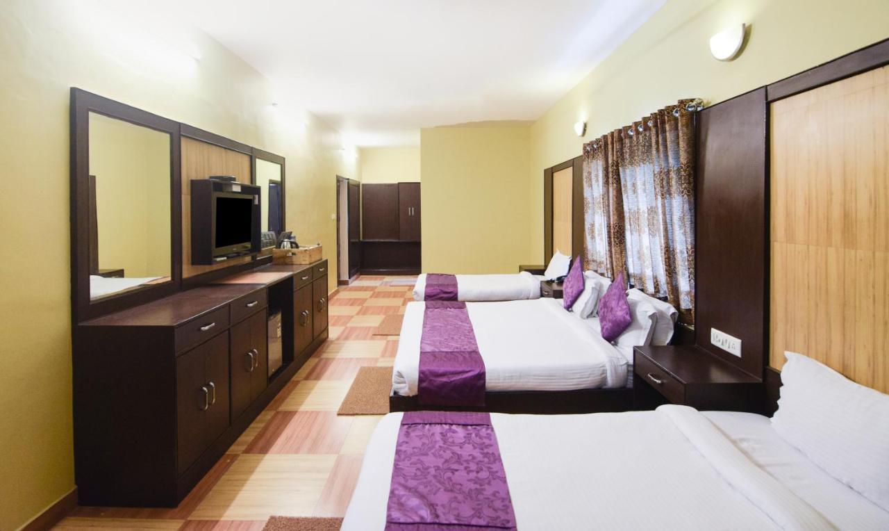 Hotel Varuna Варанасі Екстер'єр фото