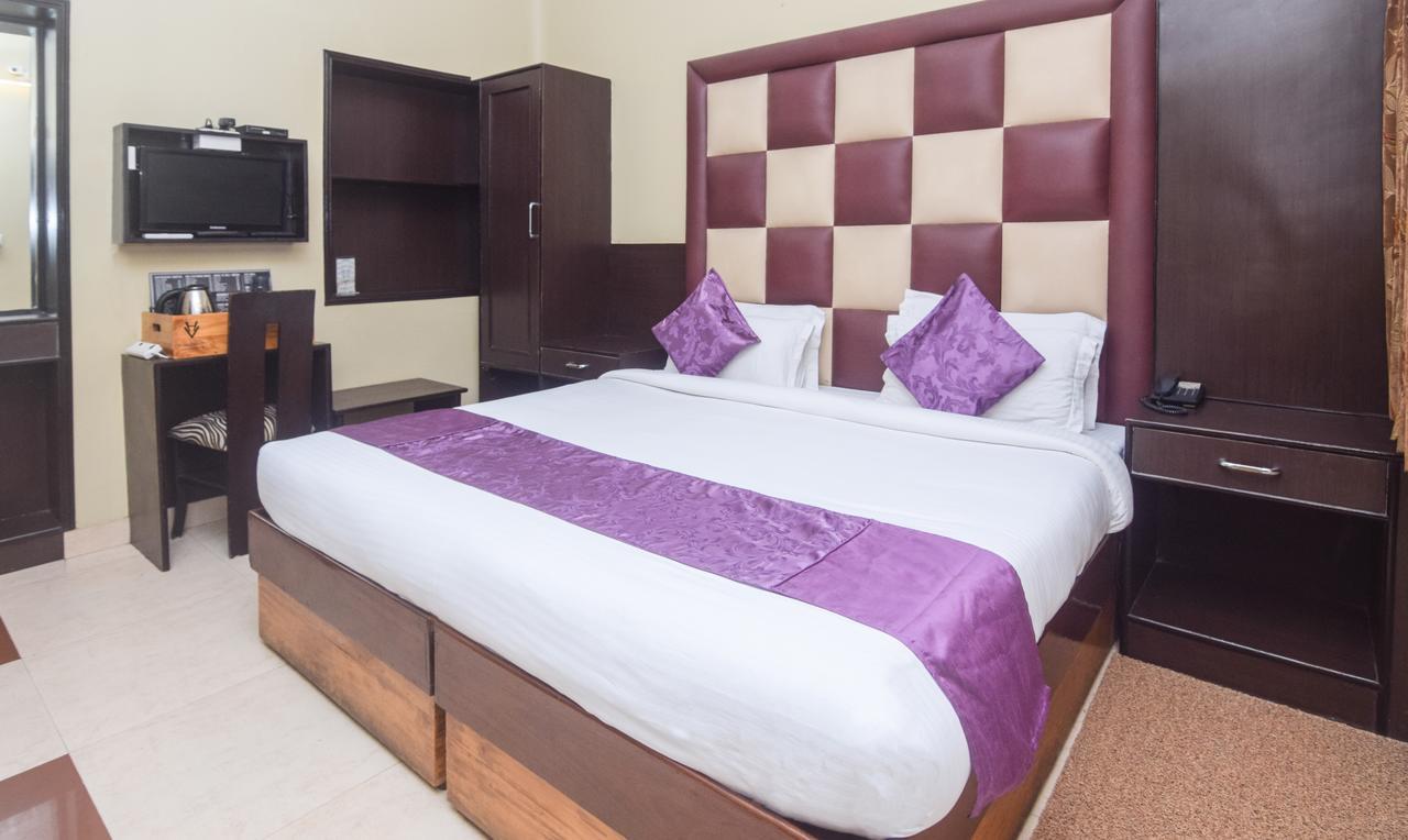 Hotel Varuna Варанасі Екстер'єр фото